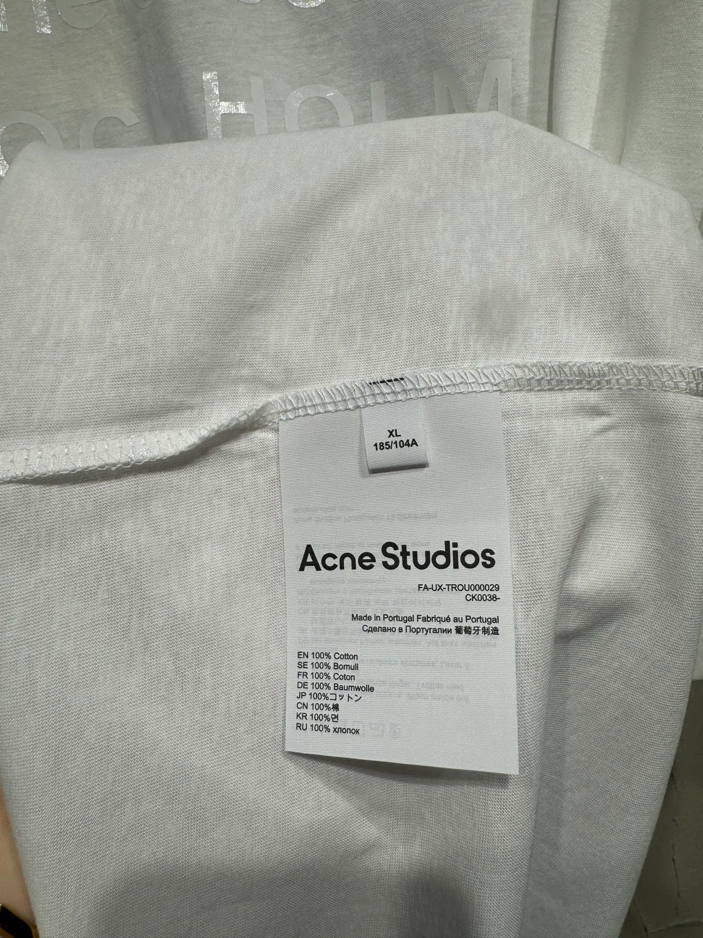 Acne Studios High Quality Classic Series minimalist dark printed logo, 26ss autumn and winter New Arrival new color, short-sleeved and long-sleeved bottoming shirt made by Acne, imported machine hot stamping process in the front and center, low-key and noble snowflake cotton fabric with slightly transparent texture, comfortable and Breathable. The short sleeves are refreshing and casual, and the long sleeves are suitable for layering. Round neck and loose version, regardless of body shape, same style for men and women. The wardrobe is always missing a basic white T Sizes: S M L XL